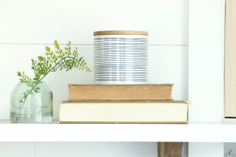 spring mantel decorating idea
