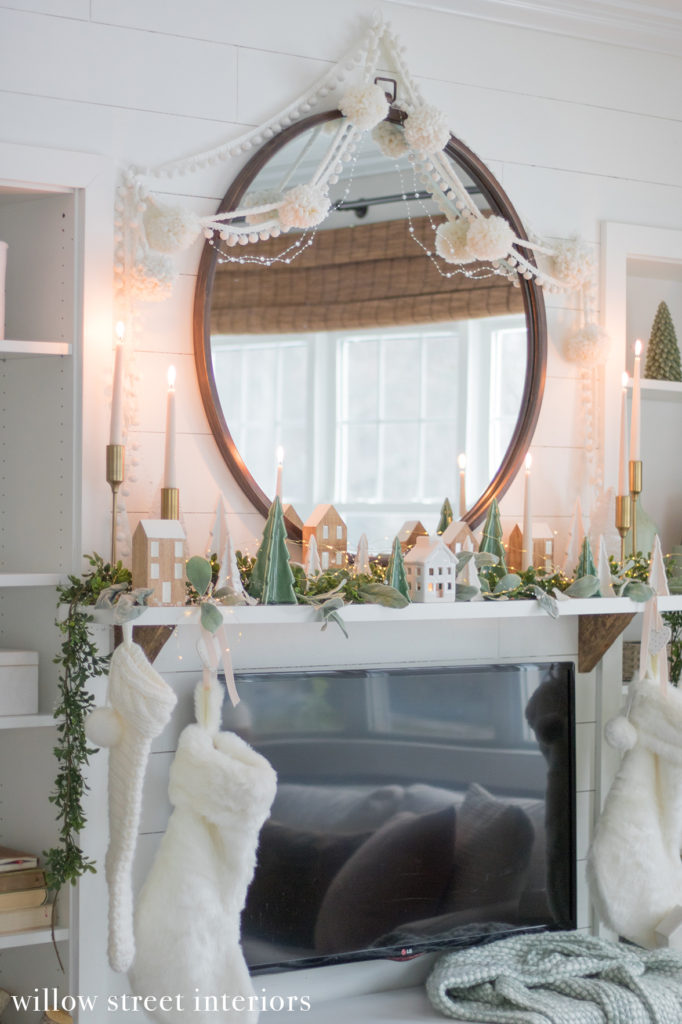 Christmas Mantel Decorating Idea