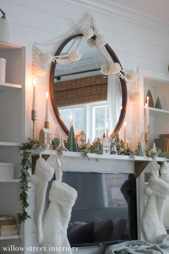 Christmas Mantel Decorating Idea