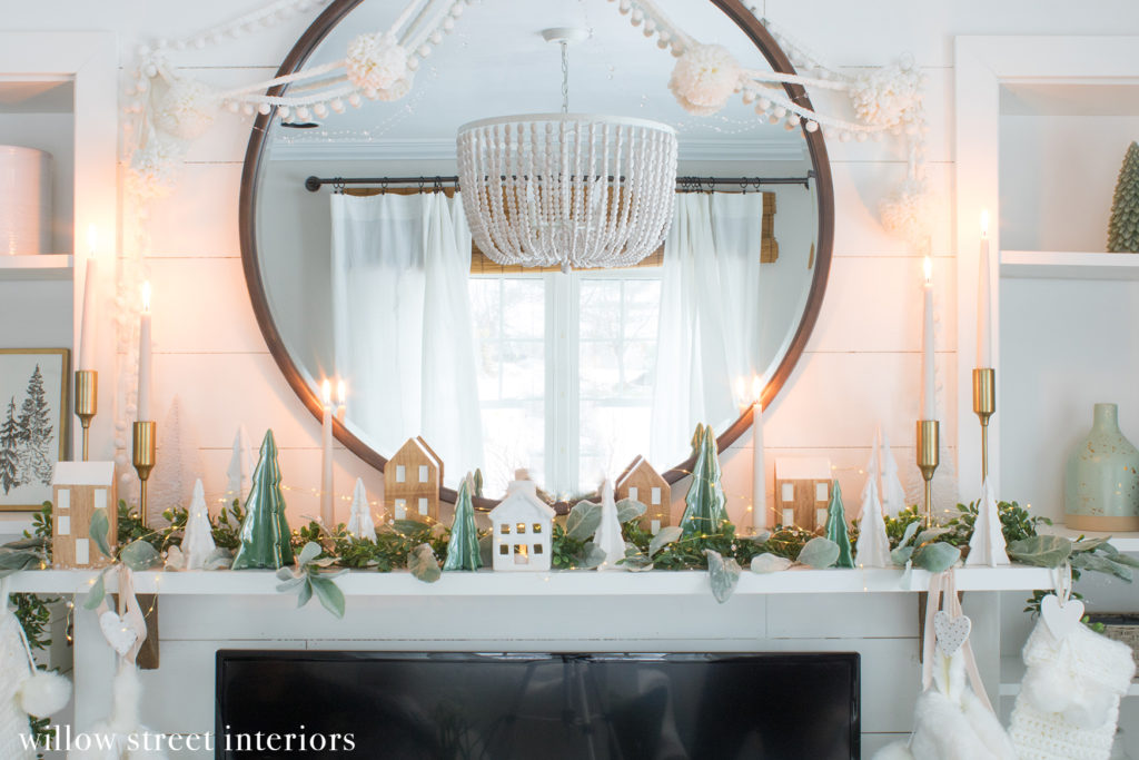 Christmas Mantel Decorating Idea