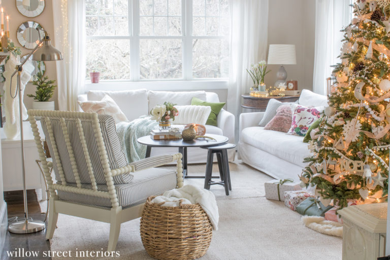 Christmas Living Room Decorating